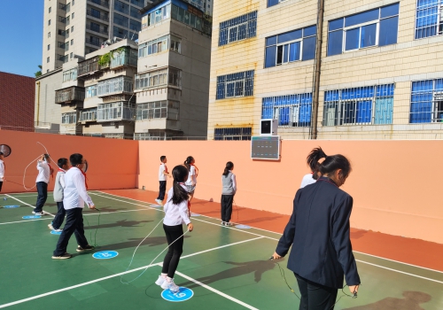 昆明市盘龙区拓东第一小学